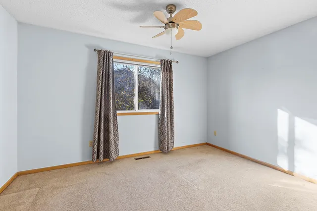 $280,000 | 700 Kingfisher Lane, Unit F, Woodbury, MN 55125