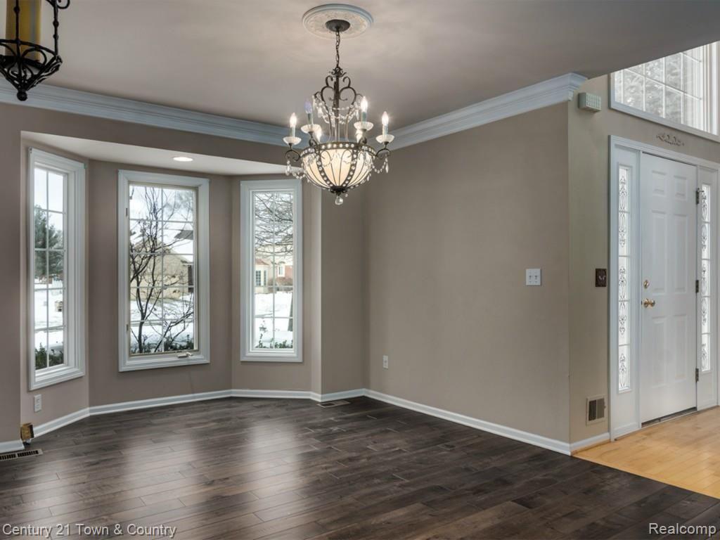 1948 South Shore Drive Rochester, MI 48307 - Photo 2 of 17 MHP_2015-02-26_24783_Merged.jpg