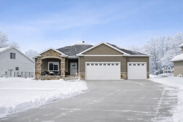 $665,000 | 6884 21st Street South, Fargo, ND 58104