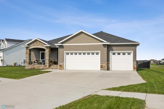 $675,000 | 6884 21st Street South, Fargo, ND 58104