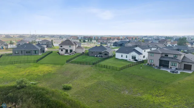 $675,000 | 6884 21st Street South, Fargo, ND 58104