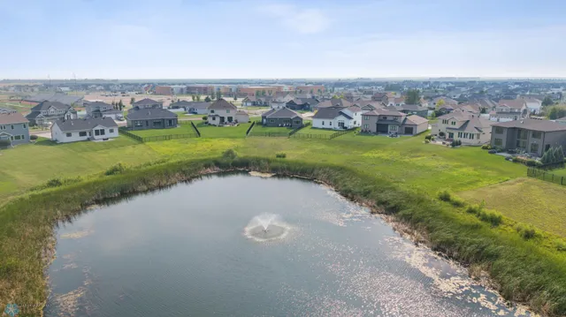 $675,000 | 6884 21st Street South, Fargo, ND 58104