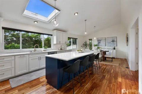 $1,650,000 | 10960 39th Avenue Southwest, Seattle, WA 98146