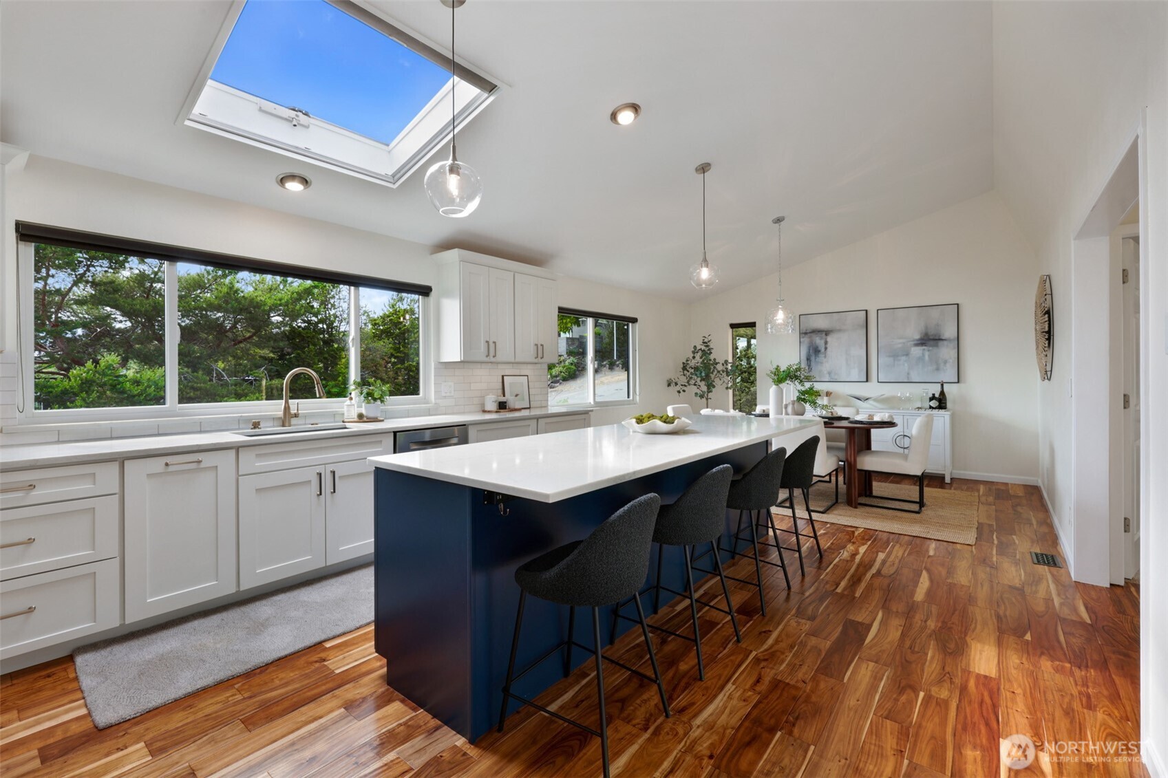 10960 39th Avenue Southwest Seattle, WA 98146 - Photo 17 of 35