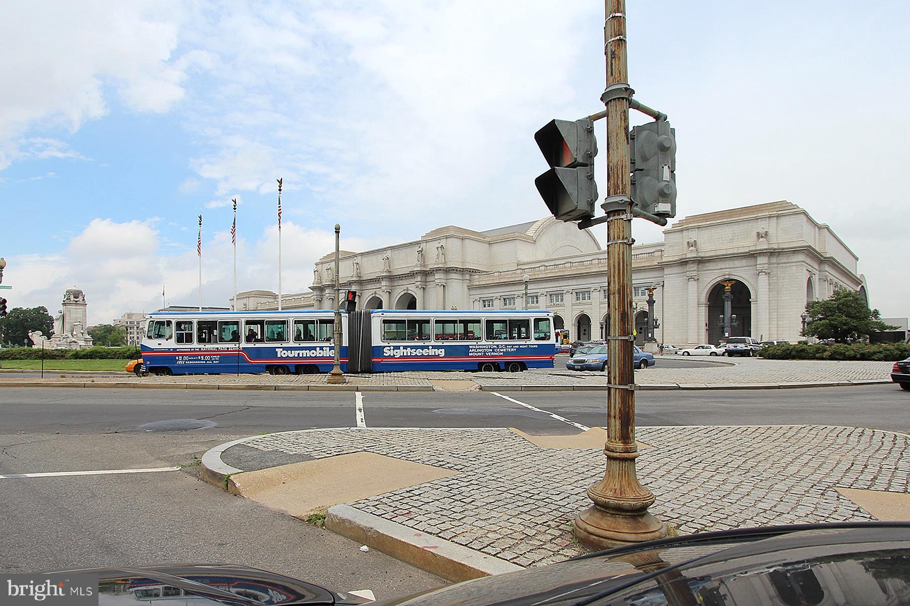 520 E Street Northeast, Unit 105 Washington, DC 20002 - Photo 29 of 30 a front view of a building with street