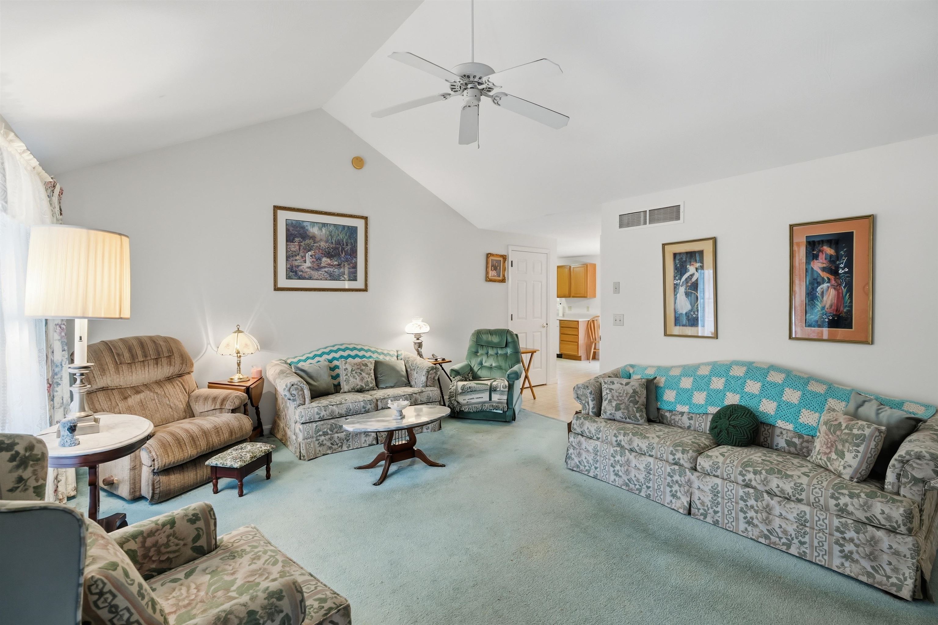 47 Lexington Court Hudson, NH 03051 - Photo 4 of 21