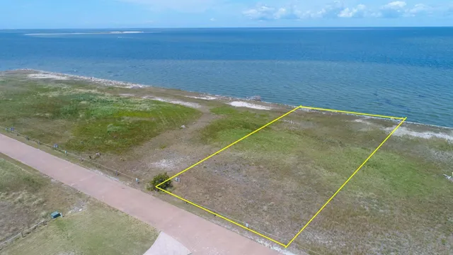 $450,000 | 58160 Hatteras Harbor Court, Hatteras, NC 27943