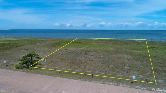 $450,000 | 58160 Hatteras Harbor Court, Hatteras, NC 27943