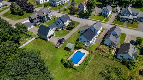 $182,400 | 51 High Street, Houlton, ME 04730