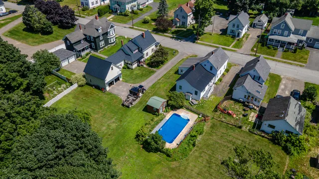 $184,900 | 51 High Street, Houlton, ME 04730