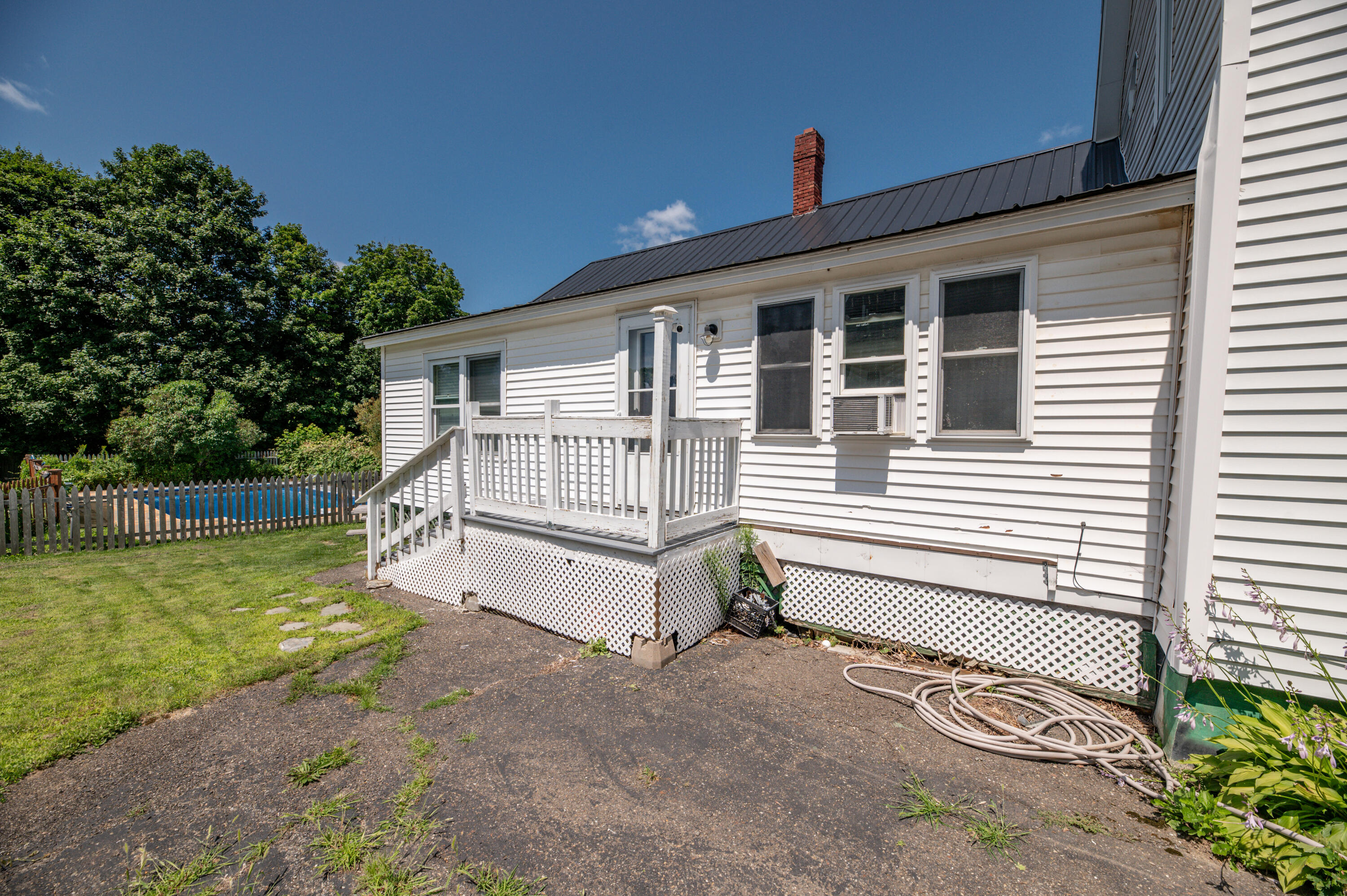 51 High Street Houlton, ME 04730 - Photo 6 of 49 Exterior6