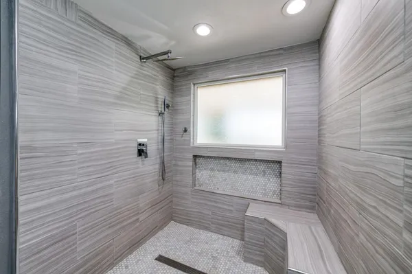 $1,299,000 | 541 North De Wolf Avenue, Fresno, CA 93737