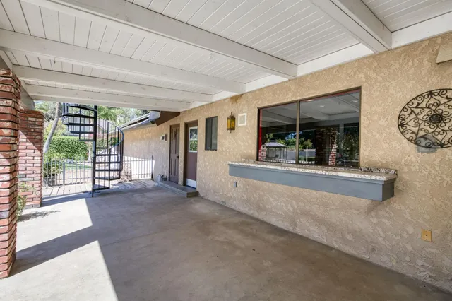 $1,299,000 | 541 North De Wolf Avenue, Fresno, CA 93737