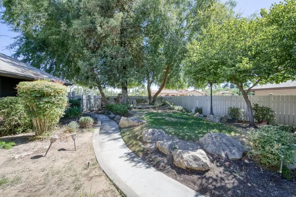 $1,299,000 | 541 North De Wolf Avenue, Fresno, CA 93737