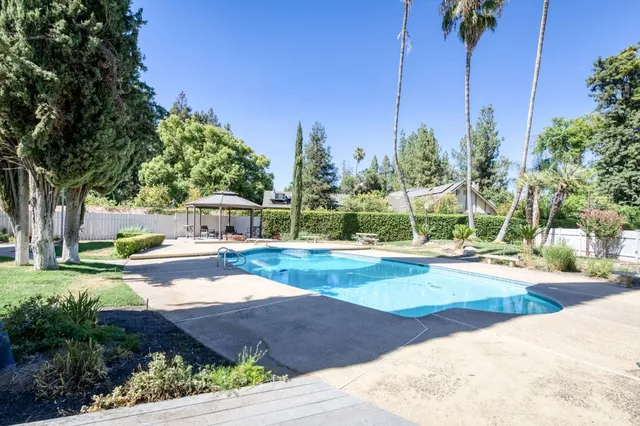 $1,299,000 | 541 North De Wolf Avenue, Fresno, CA 93737