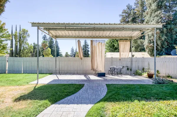 $1,299,000 | 541 North De Wolf Avenue, Fresno, CA 93737