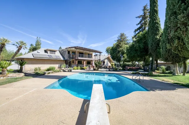 $1,299,000 | 541 North De Wolf Avenue, Fresno, CA 93737