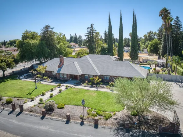 $1,299,000 | 541 North De Wolf Avenue, Fresno, CA 93737