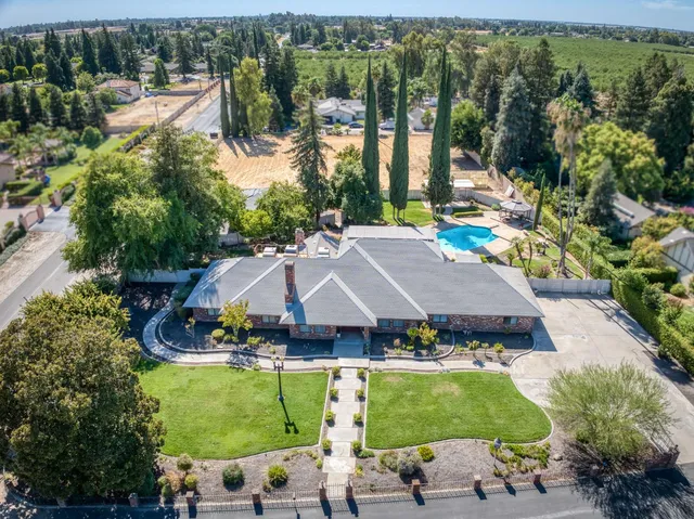 $1,299,000 | 541 North De Wolf Avenue, Fresno, CA 93737