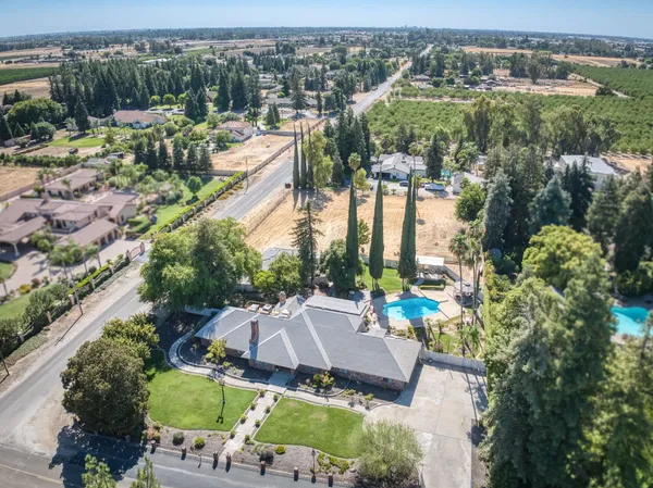 $1,299,000 | 541 North De Wolf Avenue, Fresno, CA 93737