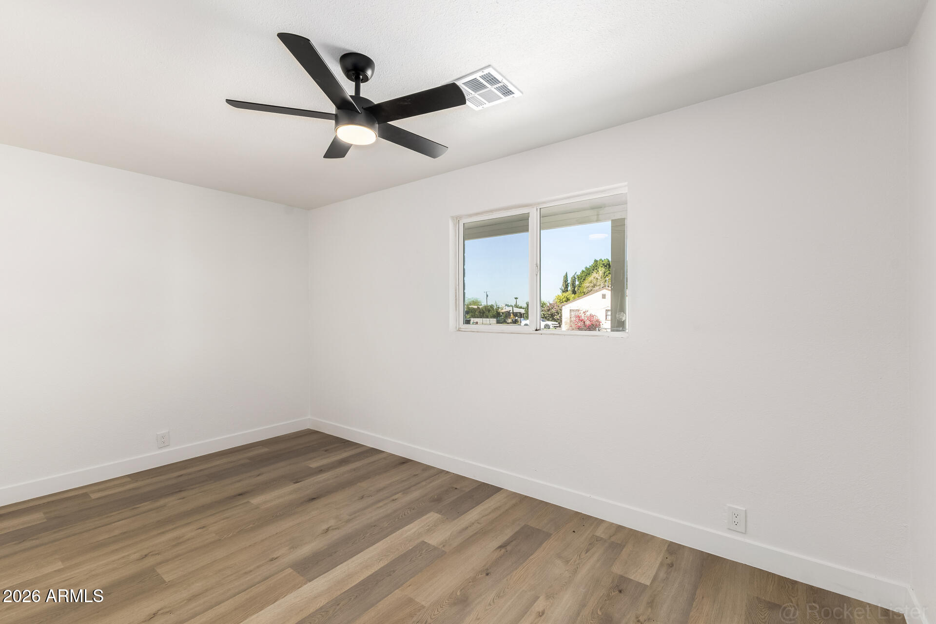 335 West Vineyard Road Phoenix, AZ 85041 - Photo 26 of 36 25 - Vineyard 335