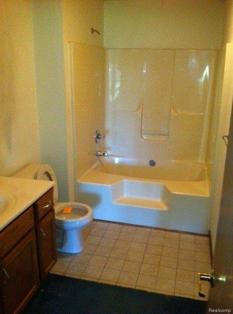 3686 Ravenswood Road Port Huron, MI 48060 - Photo 11 of 13 zz-mfsopt-photo13.jpg