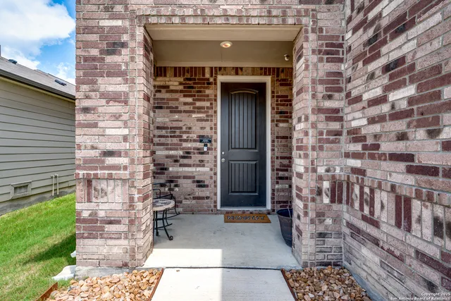 $275,000 | 6583 Runaway Row, Converse, TX 78109