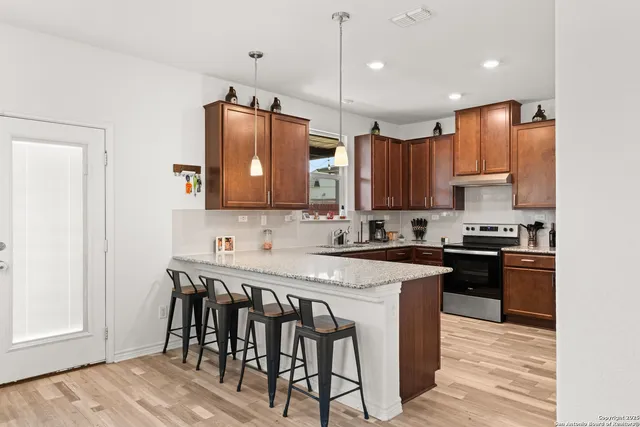 $275,000 | 6583 Runaway Row, Converse, TX 78109