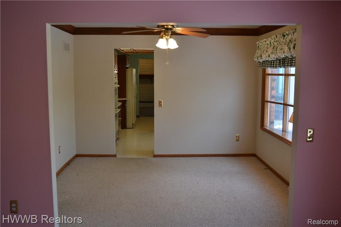 392 Ridgewood Road Rochester, MI 48306 - Photo 11 of 41 11 - Dining Room.JPG