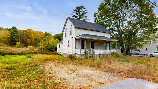 $150,000 | 529 Riverside Drive, Auburn, ME 04210
