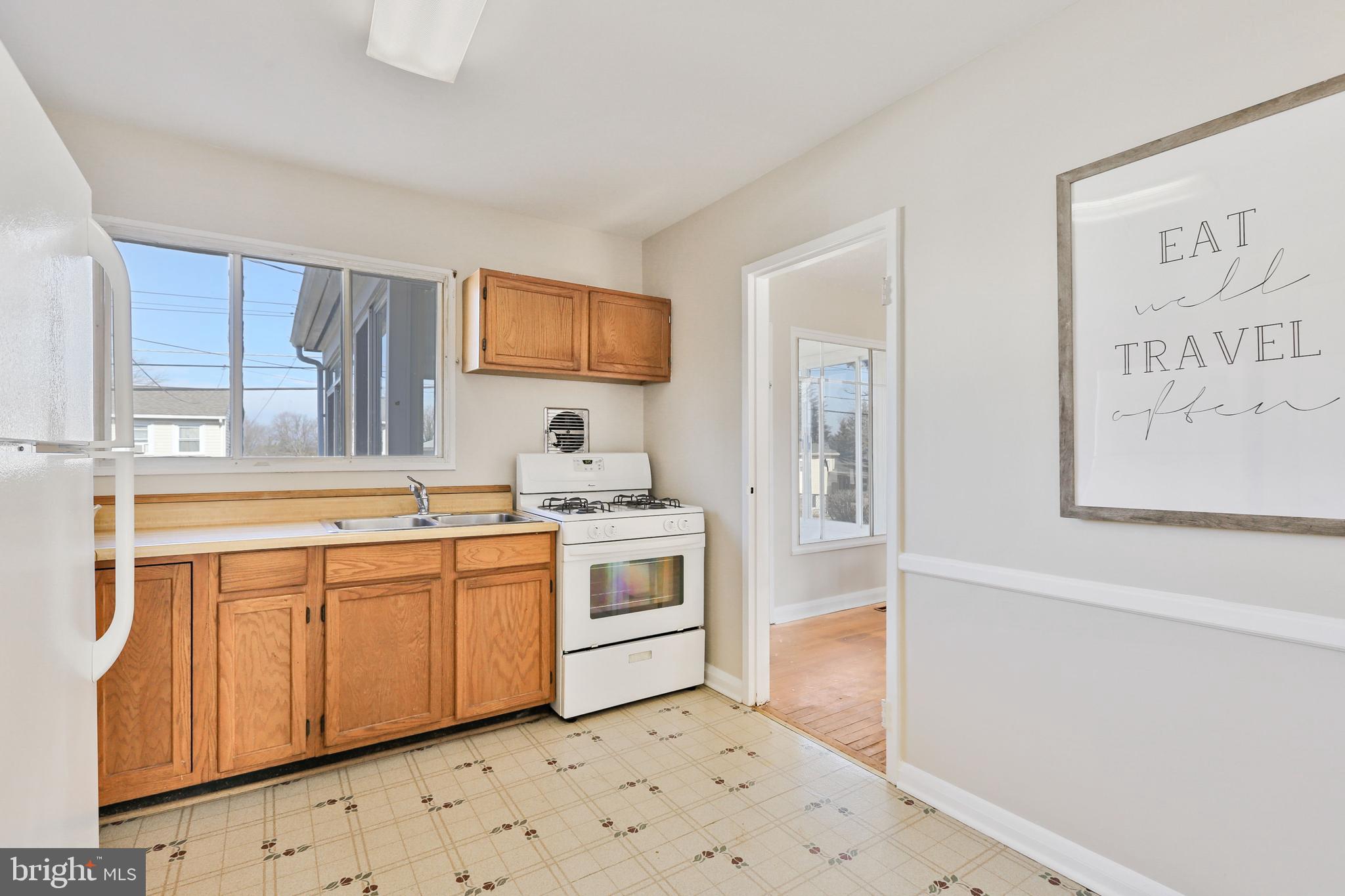 922 Prestwood Road Baltimore, MD 21228 - Photo 9 of 30