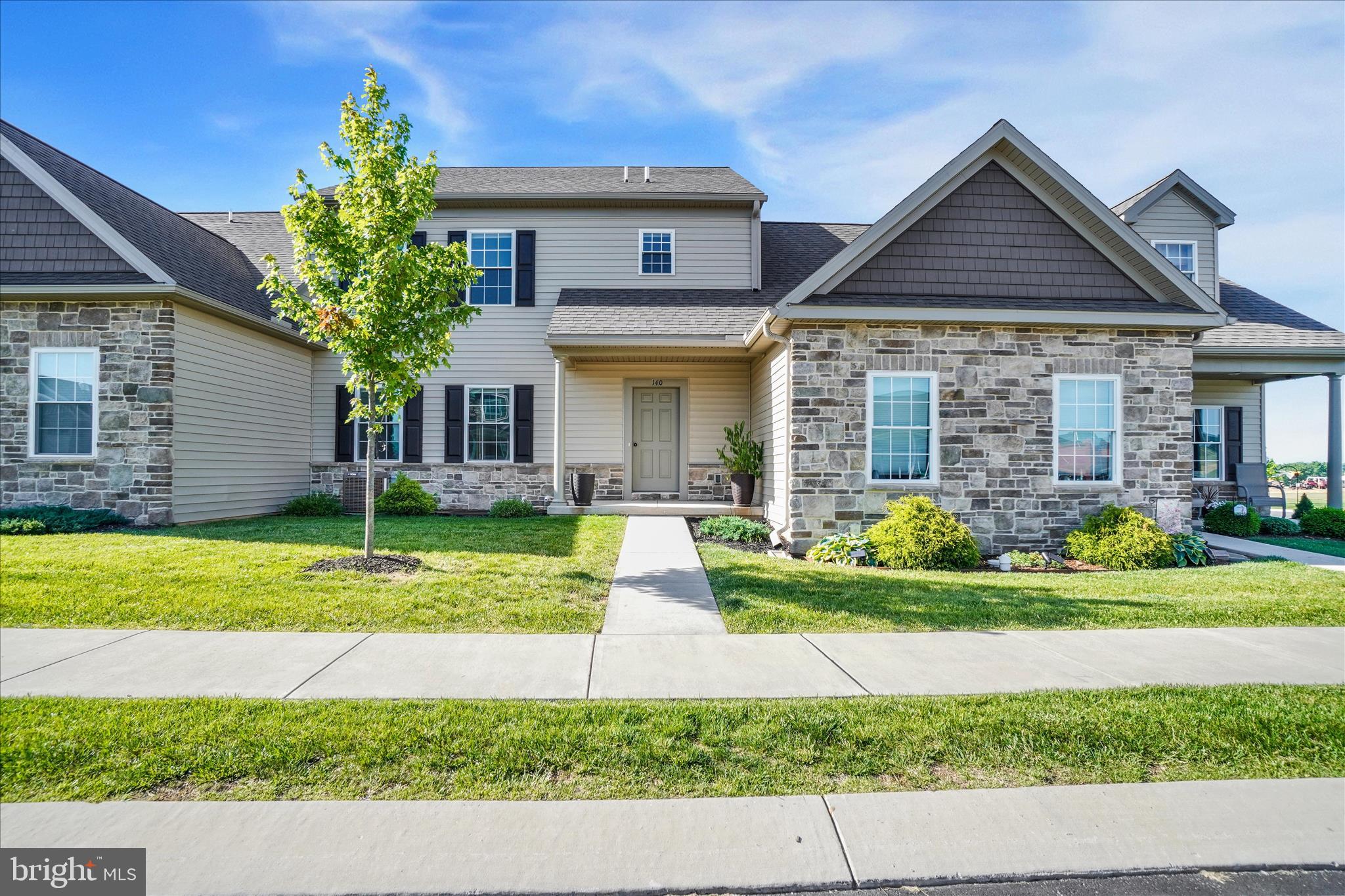 140 Ridgefield Drive Elizabethtown, PA 17022 - Photo 2 of 29