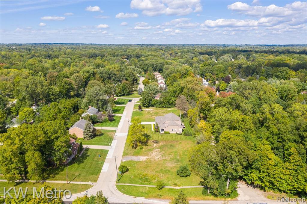 31291 Old Stage Road Bingham Farms, MI 48025 - Photo 14 of 18