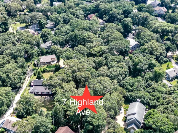 $809,000 | 7 Highland Avenue, Oak Bluffs, MA 02557