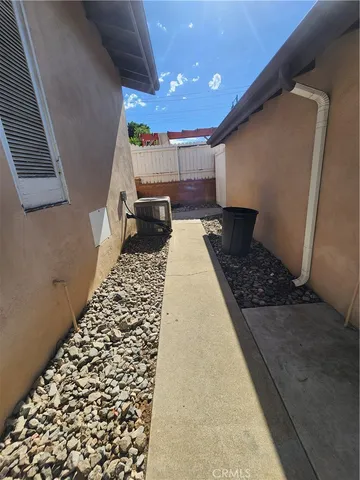 $2,100 | 35187 Avenue C, Yucaipa, CA 92399
