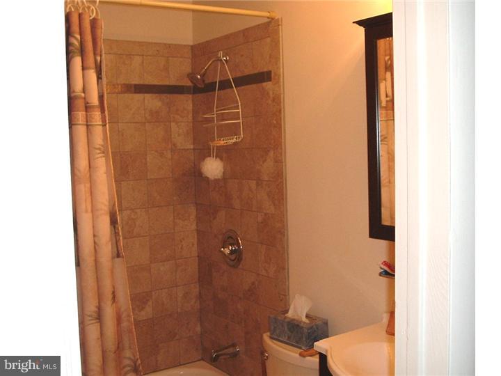 29 Windmill Drive Clementon, NJ 08021 - Photo 11 of 24 Bathroom