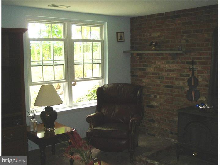 29 Windmill Drive Clementon, NJ 08021 - Photo 14 of 24 Family Room