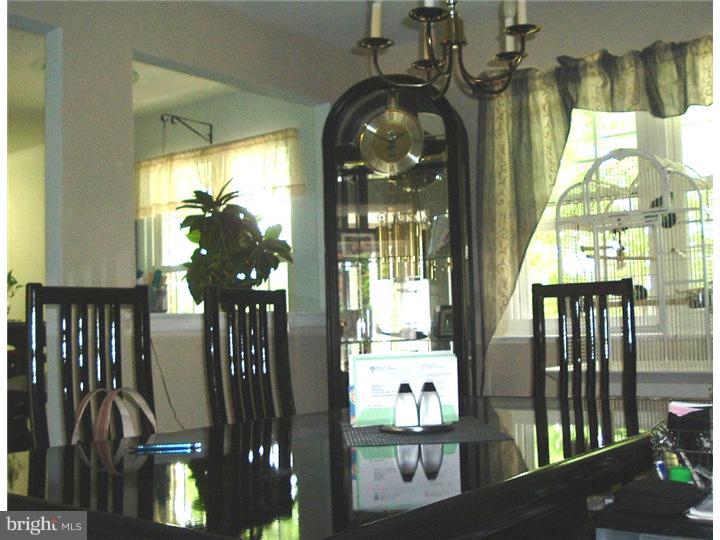29 Windmill Drive Clementon, NJ 08021 - Photo 5 of 24 Dining Room