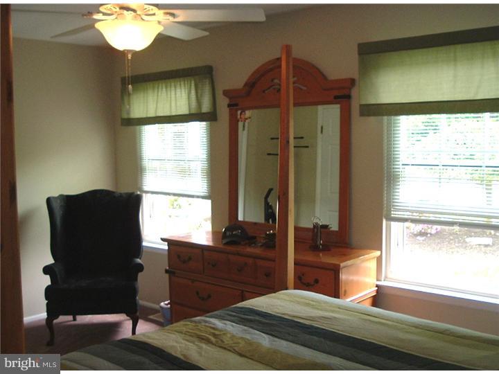 29 Windmill Drive Clementon, NJ 08021 - Photo 9 of 24 Bedroom - Main