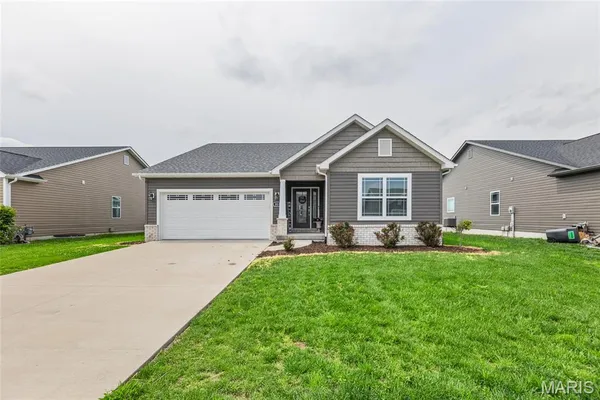 $420,000 | 811 Topaz Court, Mascoutah, IL 62258