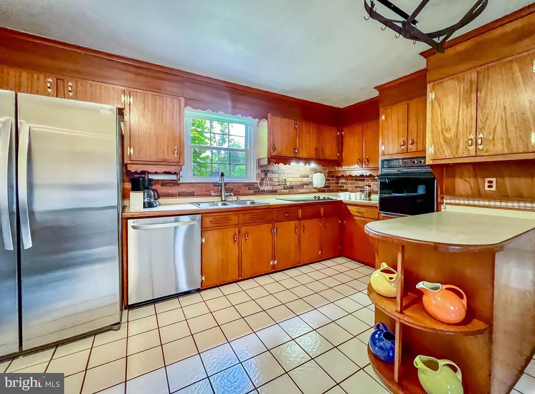1117 Roelofs Road Yardley, PA 19067 - Photo 11 of 34 Upgraded Appliances