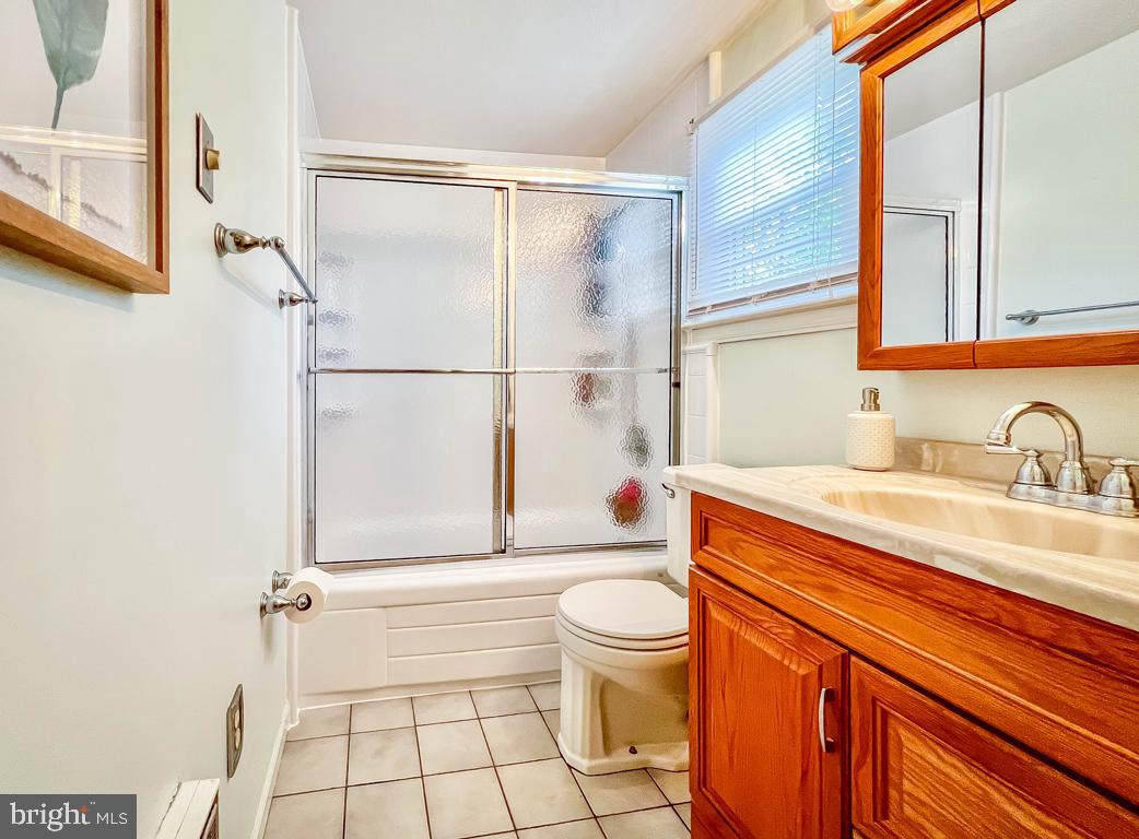 1117 Roelofs Road Yardley, PA 19067 - Photo 24 of 34 Full Bathroom