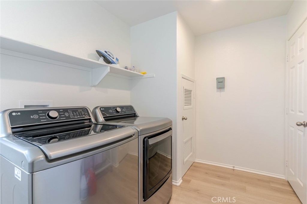 2133 East Kettering Street Lancaster, CA 93535 - Photo 23 of 32 a close up of a stove top oven