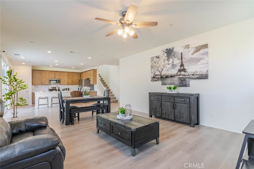 2133 East Kettering Street Lancaster, CA 93535 - Photo 9 of 32 a living room with furniture