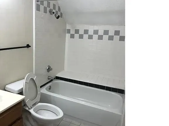 $1,100 | 9815 Walnut Street, Unit 102, Dallas, TX 75243