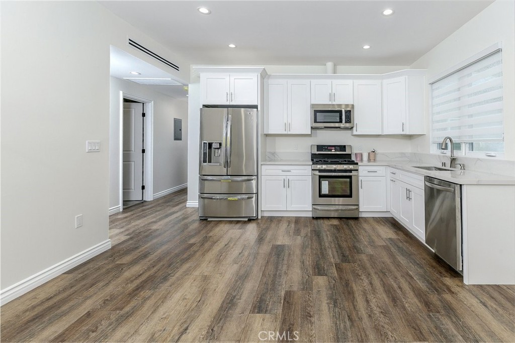 1114 Park Avenue, Unit A Glendale, CA 91205 - Photo 3 of 18