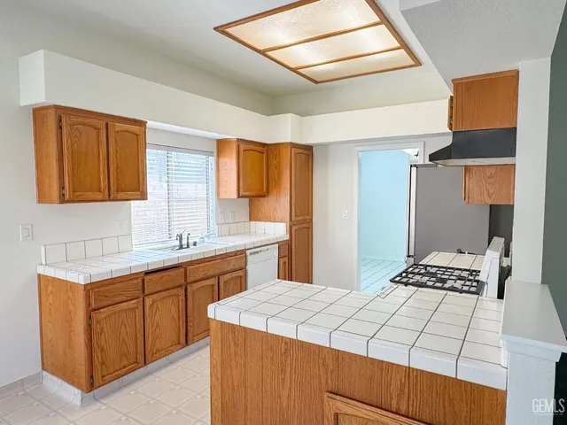 $400,000 | Undisclosed Address, Bakersfield, CA 93314