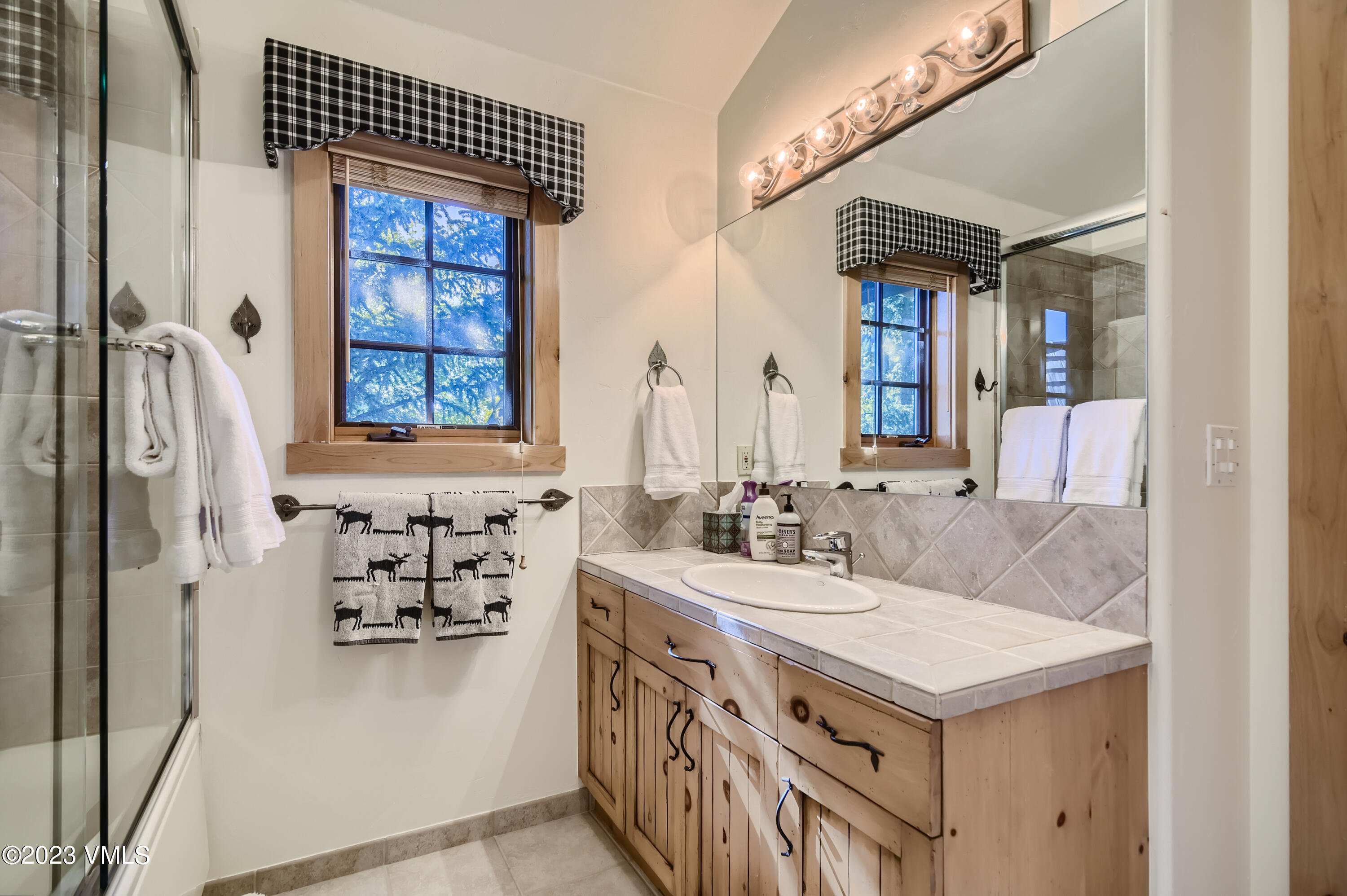75 Bearcat Point Edwards, CO 81632 - Photo 41 of 49 33 2nd Floor Bathroom