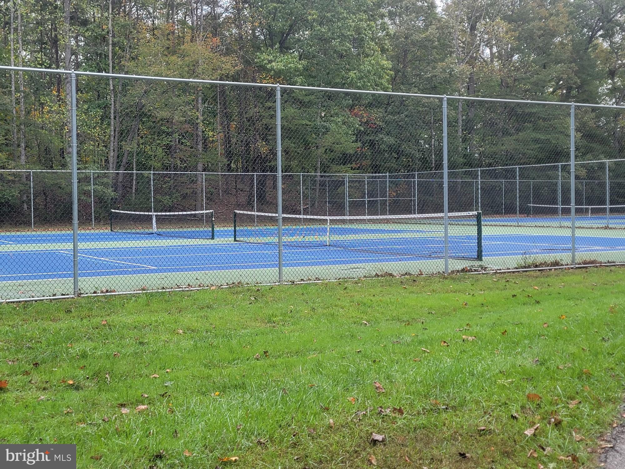 8312 Brookvale Court Springfield, VA 22153 - Photo 40 of 41 Courts