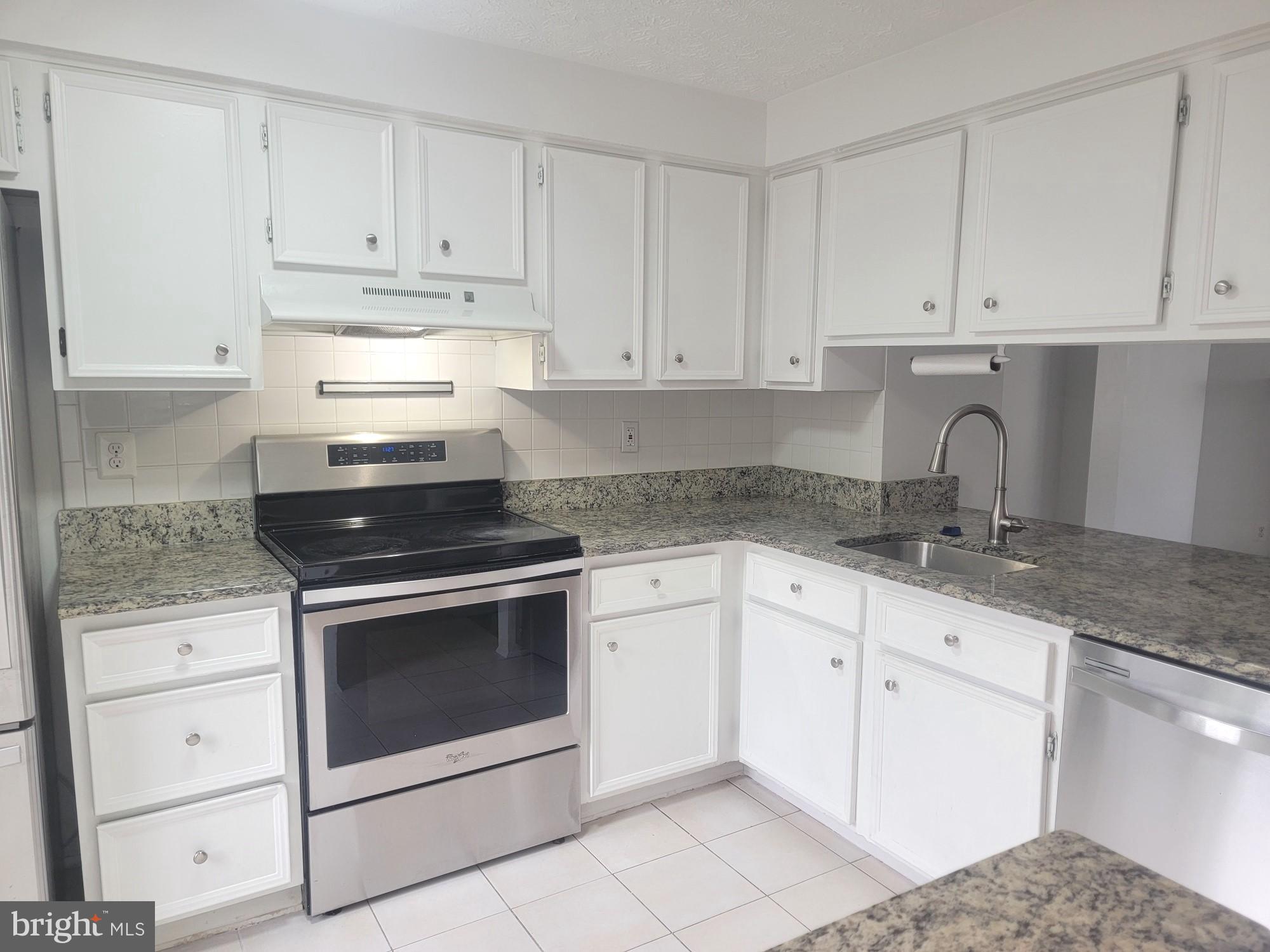 8312 Brookvale Court Springfield, VA 22153 - Photo 9 of 41